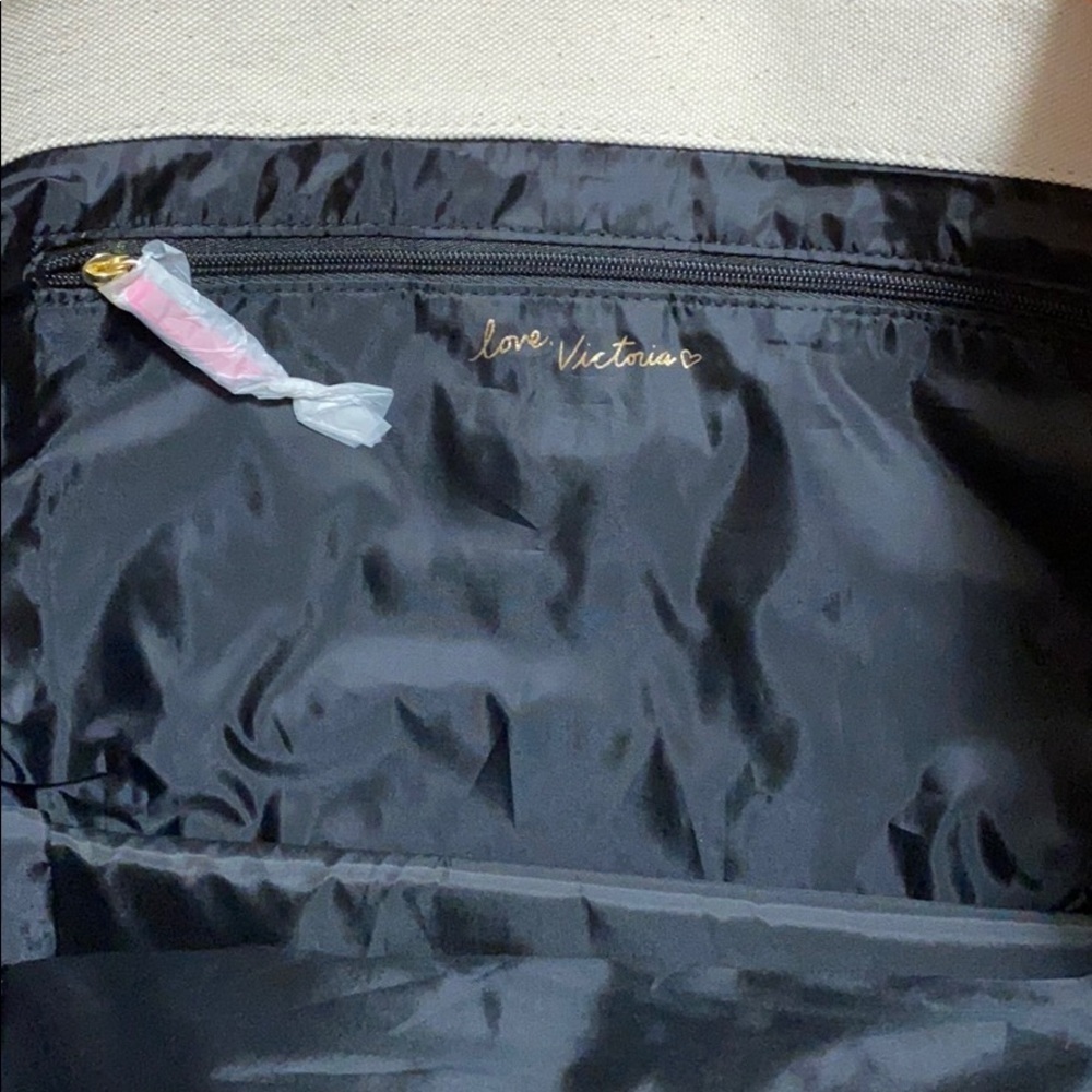 NWT Victoria’s Secret travel bag size: 22” x 13.5” - Picture 5 of 9